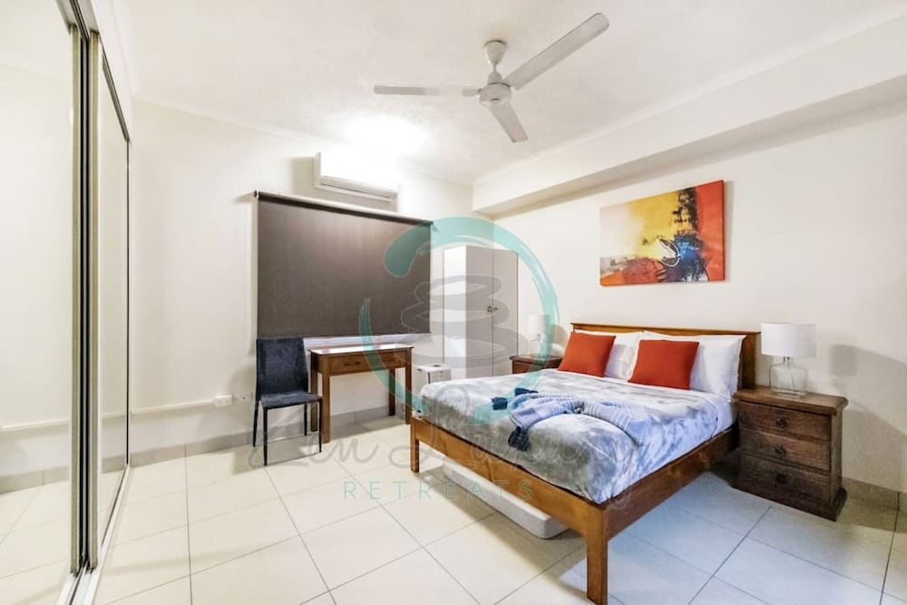 ZEN FORESHORE - 2 Bedroom Apt with Pool