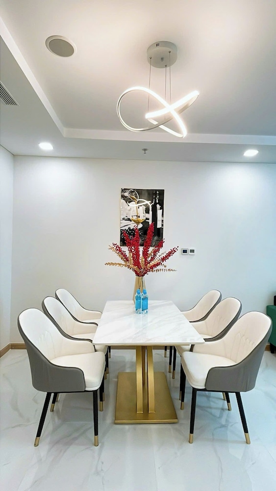 The Aquamarine Landmark Suites - Poolside Access at L4B