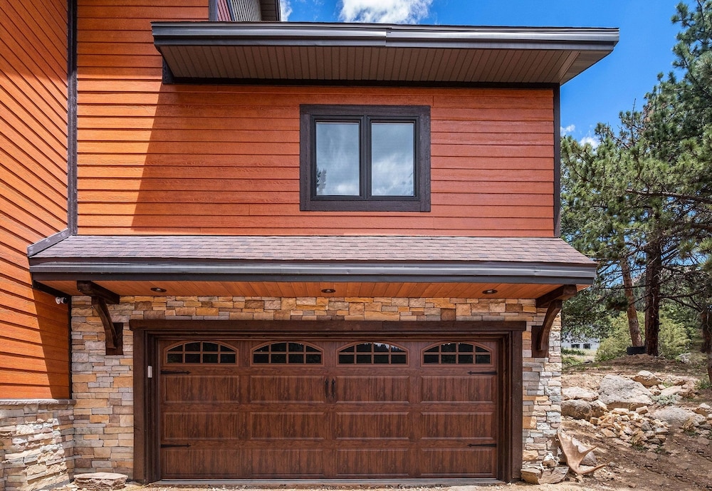 Eldondale -- 22-zone3272 4 Bedroom Home by RedAwning