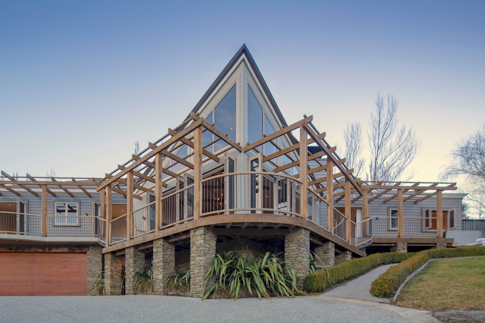 Pinnacle Villa