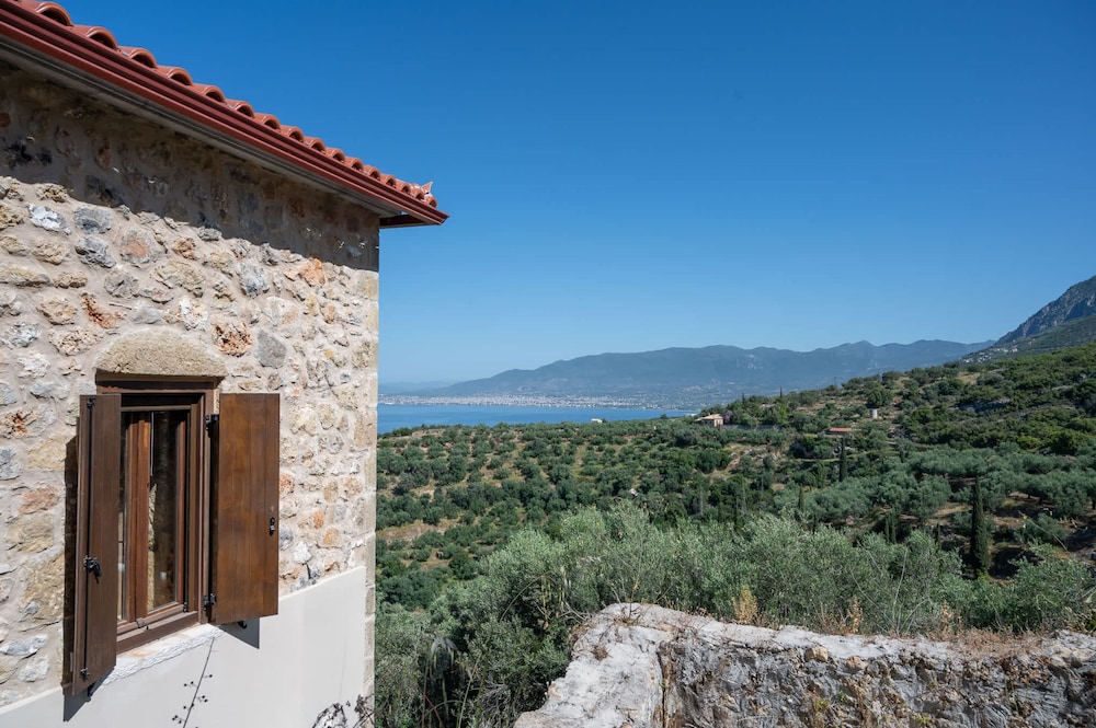 Niki s Tower - Majestic Seaview Stone Nest