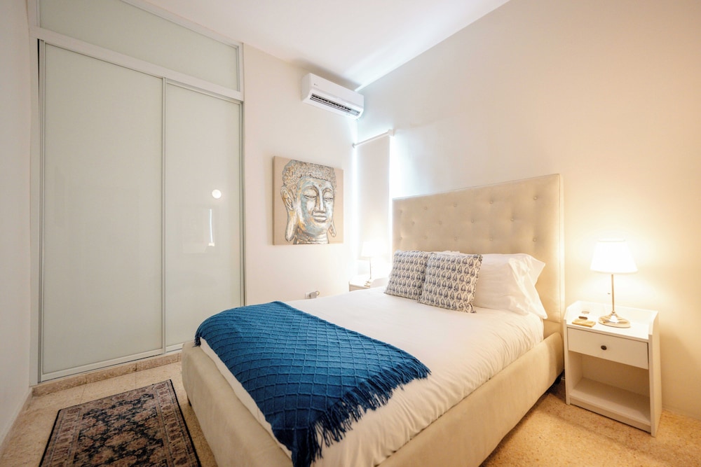 Santurce Urban Lodge