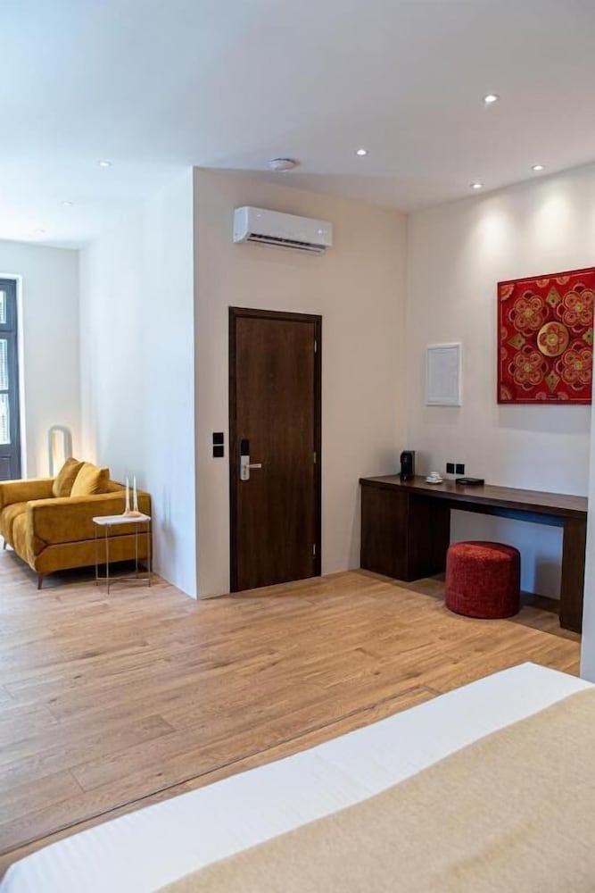 Epitome Suites