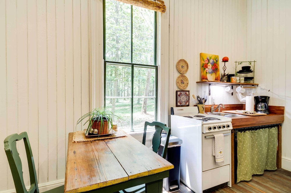 McComb Vacations - Historic Vacation Rental in Mccomb w/ River Access - Property Image 13