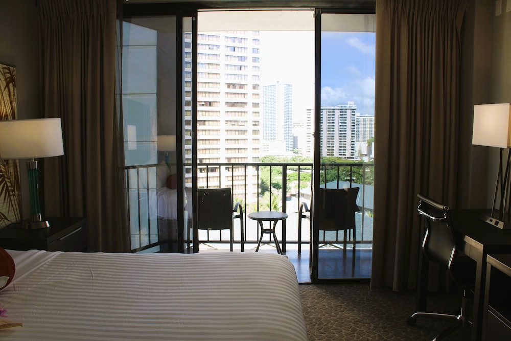 Elevated Aqua Palms Waikiki Studio Condo view 2