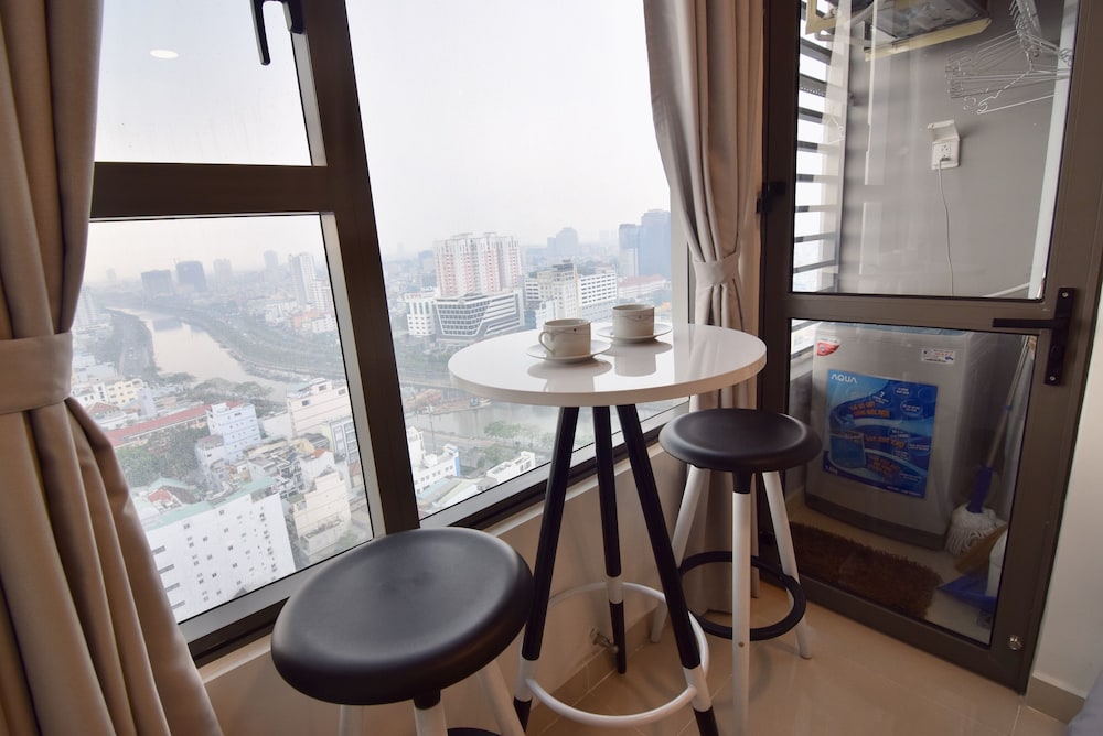 Chau Apartments