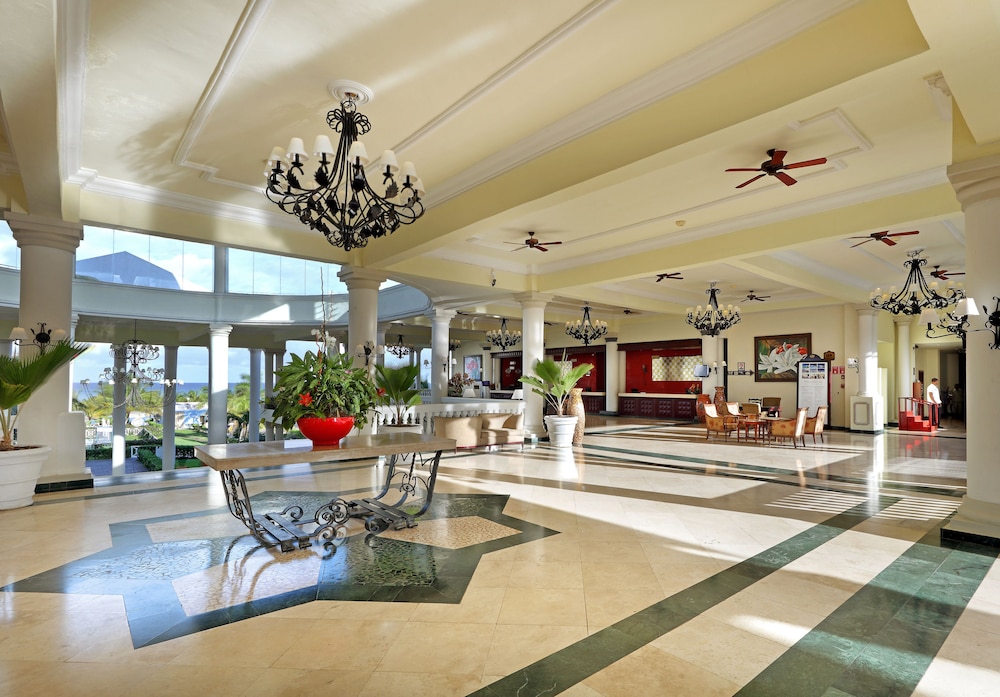 Grand Palladium Lady Hamilton Resort  Spa All Inclusive - Property Image 6