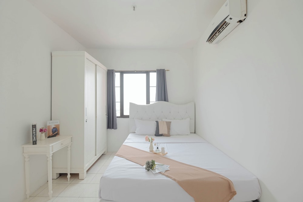 Homey And Simply Look 1Br Puri Garden Apartment