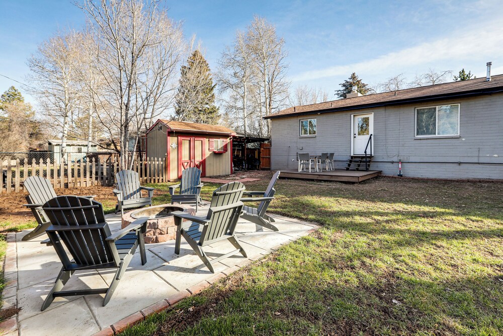 Near NAU & Dtwn! Kid-friendly Flagstaff Retreat