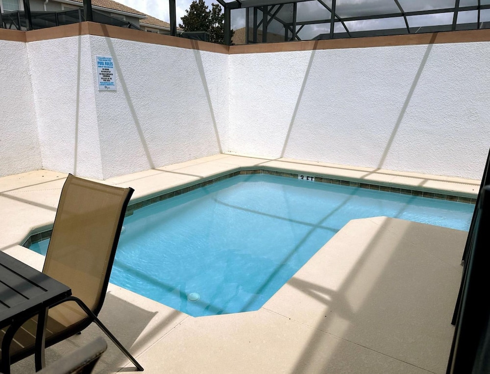 4bed Home in Storey Lake With Private Pool