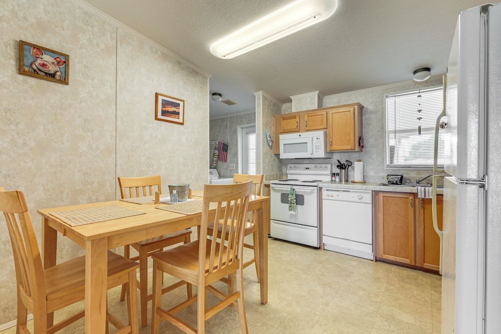 Boat, Fish & Unwind: Waterfront Okeechobee Oasis!