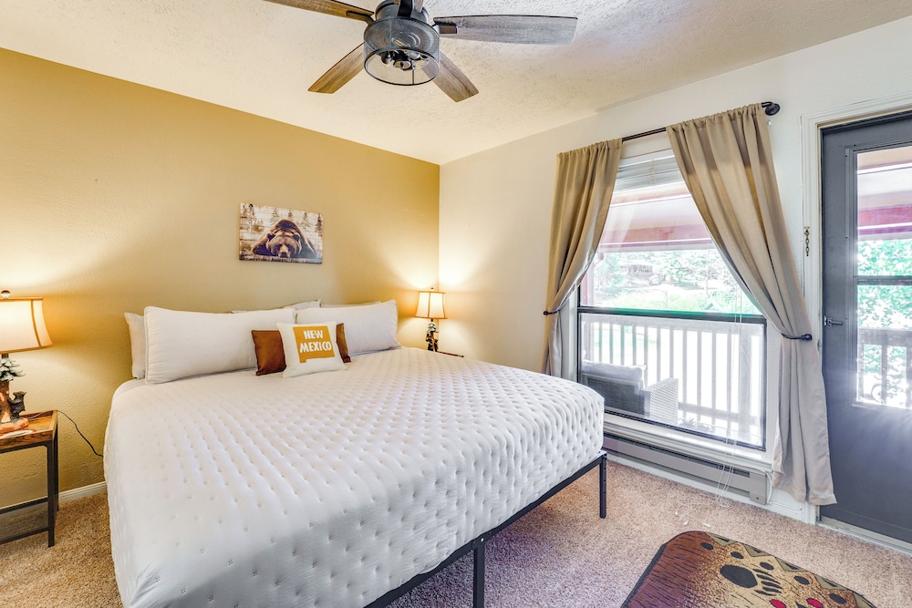 Hike, Bike & Ski: Red River Condo w/ Spa Access
