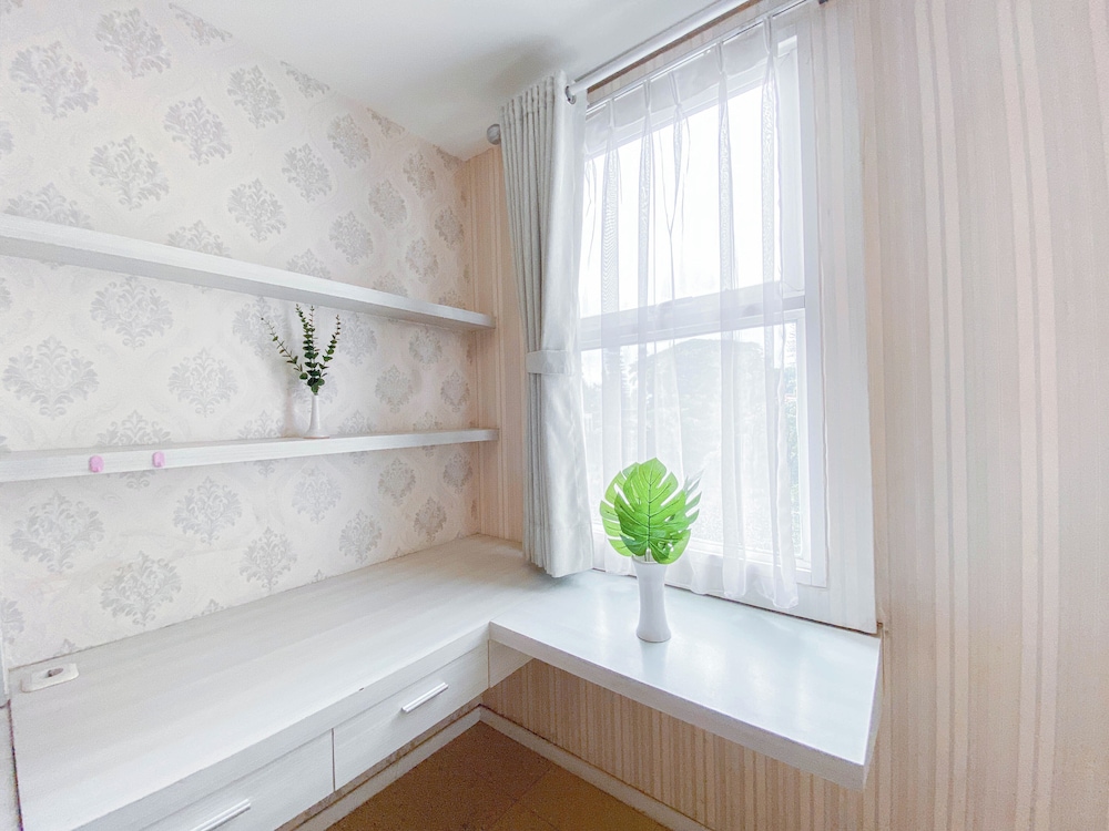 Spacious 2Br At Apartment Parahyangan Residence