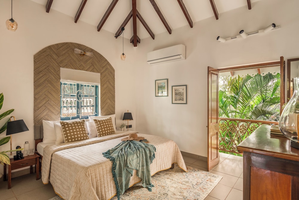 Sanctuary by RÊVE Escapes - Premium 3 BHK Villa Near Morjim Beach