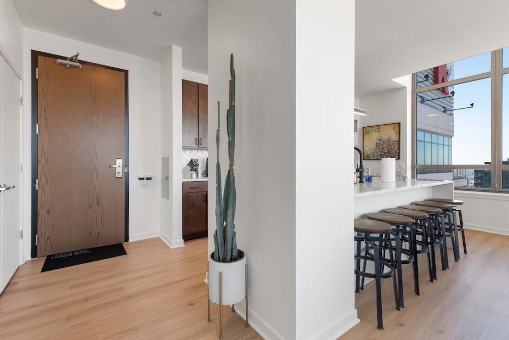 Group Stay 3 Penthouses in the Same Building