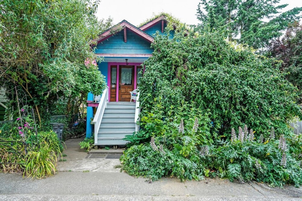 The Artsy Saloon in Vancouver