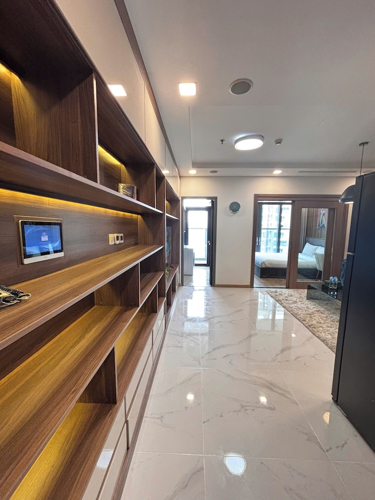 Serenity Serviced Apartments-Landmark 81