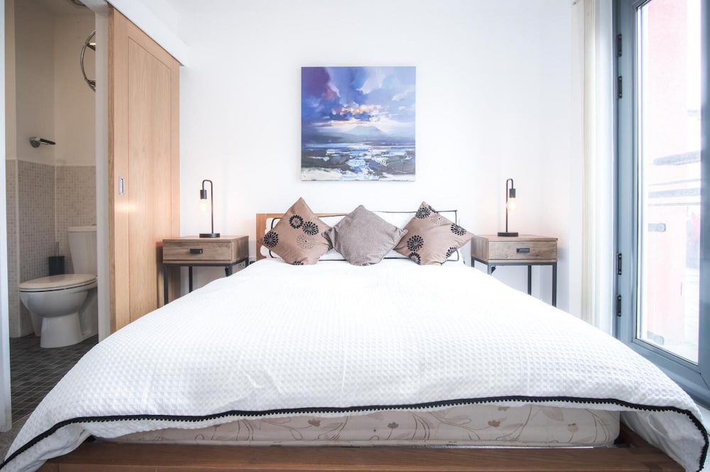 Fishermans Way - 2 Bedroom Apartment - SA1 view 3