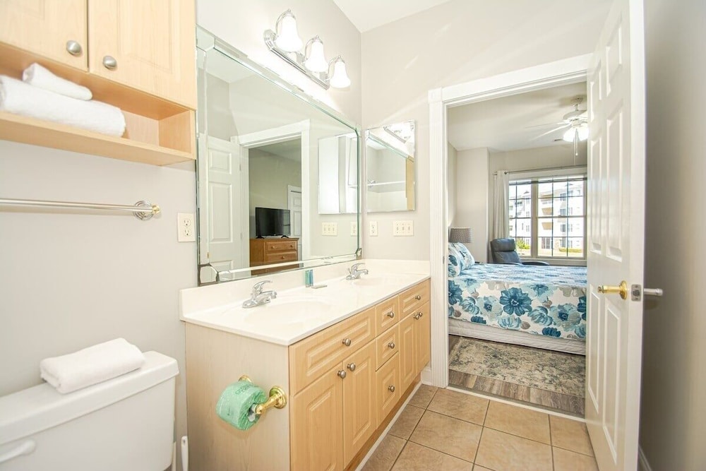 Magnolia Pointe Luster Leaf 4891-205 3 Bedroom Condo