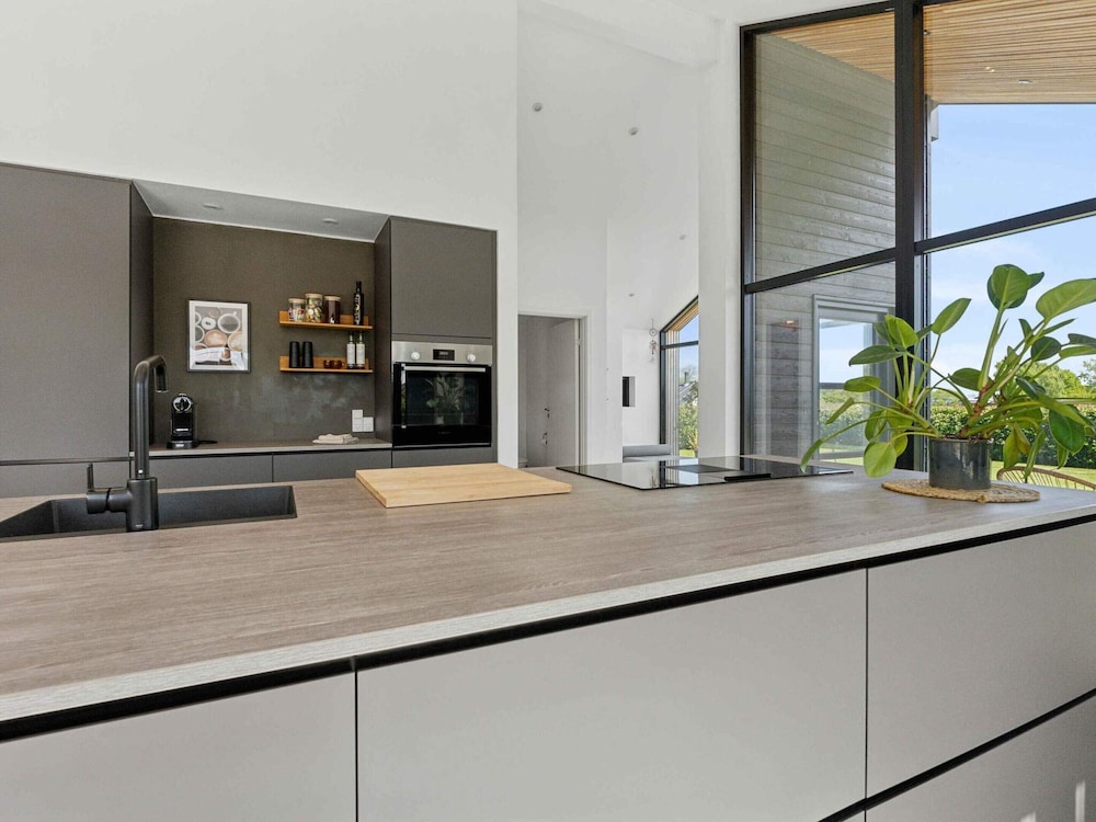 5 Star Holiday Home in Humble