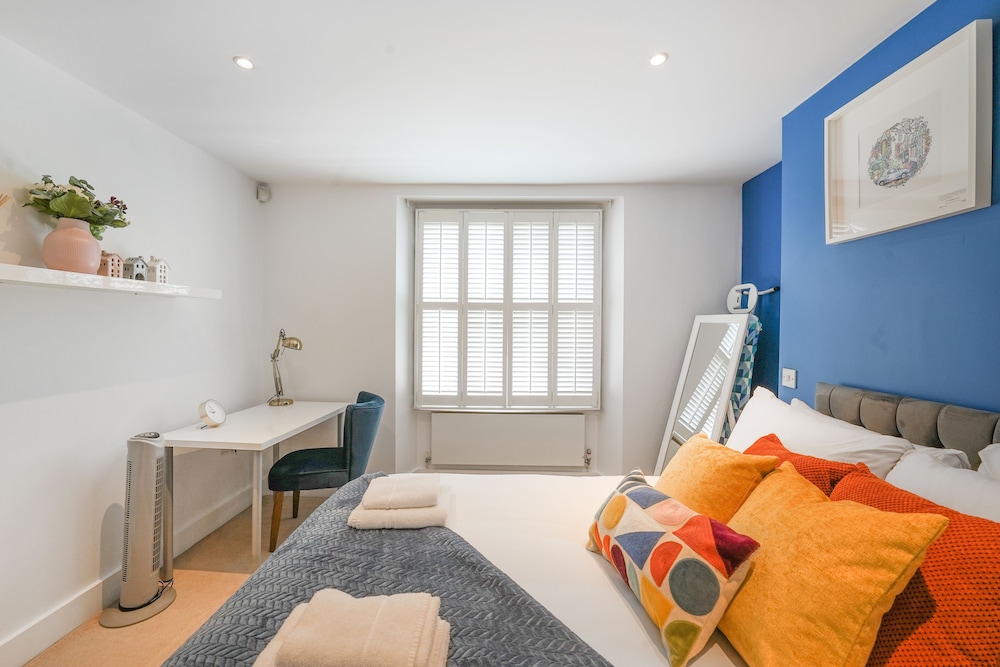 Spacious 2 bedroom Apartment in Camden