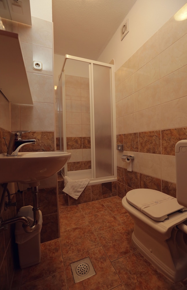 Apartments Vila Adrijana and Fitness Studio Wolf
