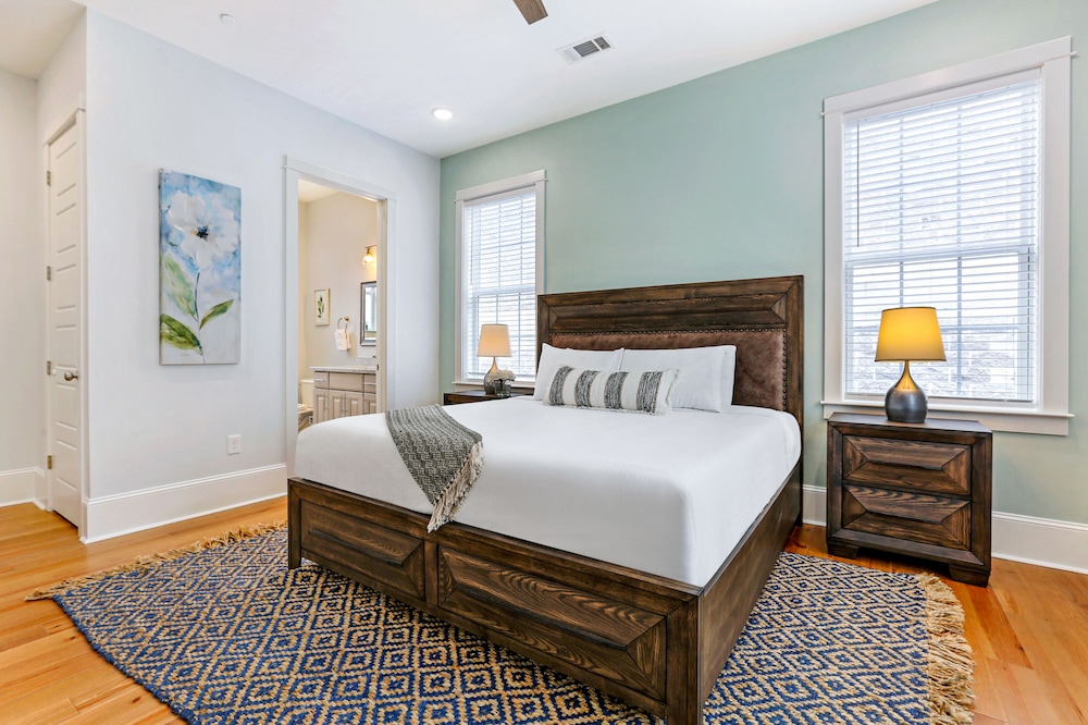 New Orleans Vacations - Stunning 4 5 BRs w Pool by Hosteeva - Property Image 21