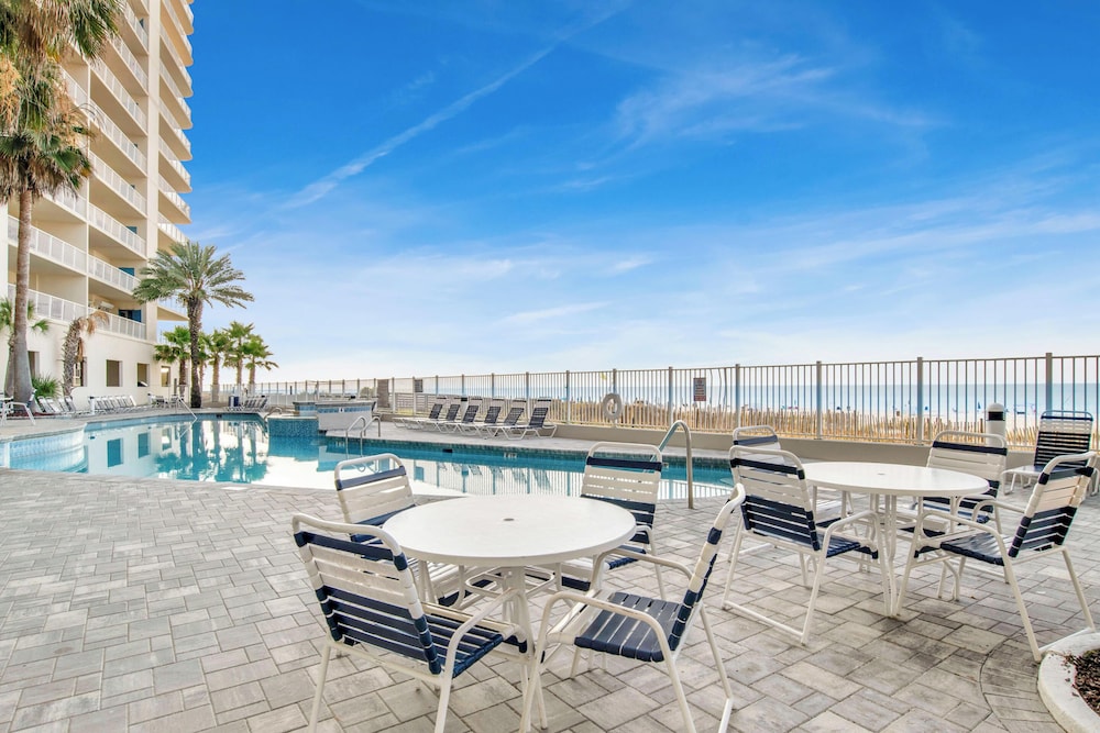 Admiral's Quarters #1406 by Southern Vacation Rentals