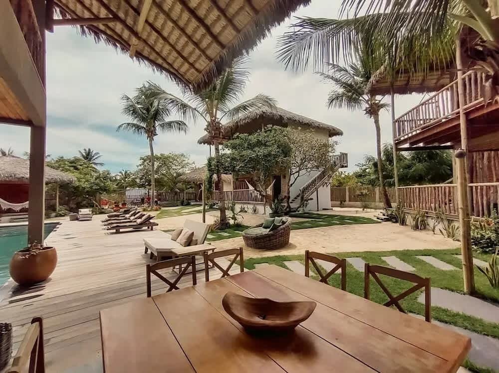 Private Complex With Swimming Pool Close to the Ocean