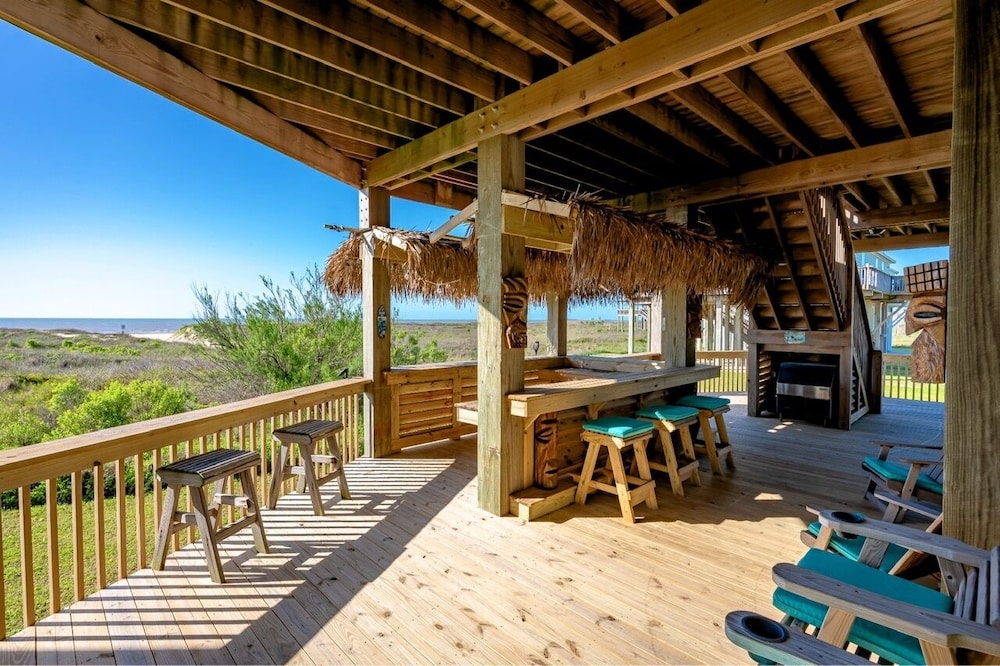 Just One More Day 4 Bedroom Home by RedAwning