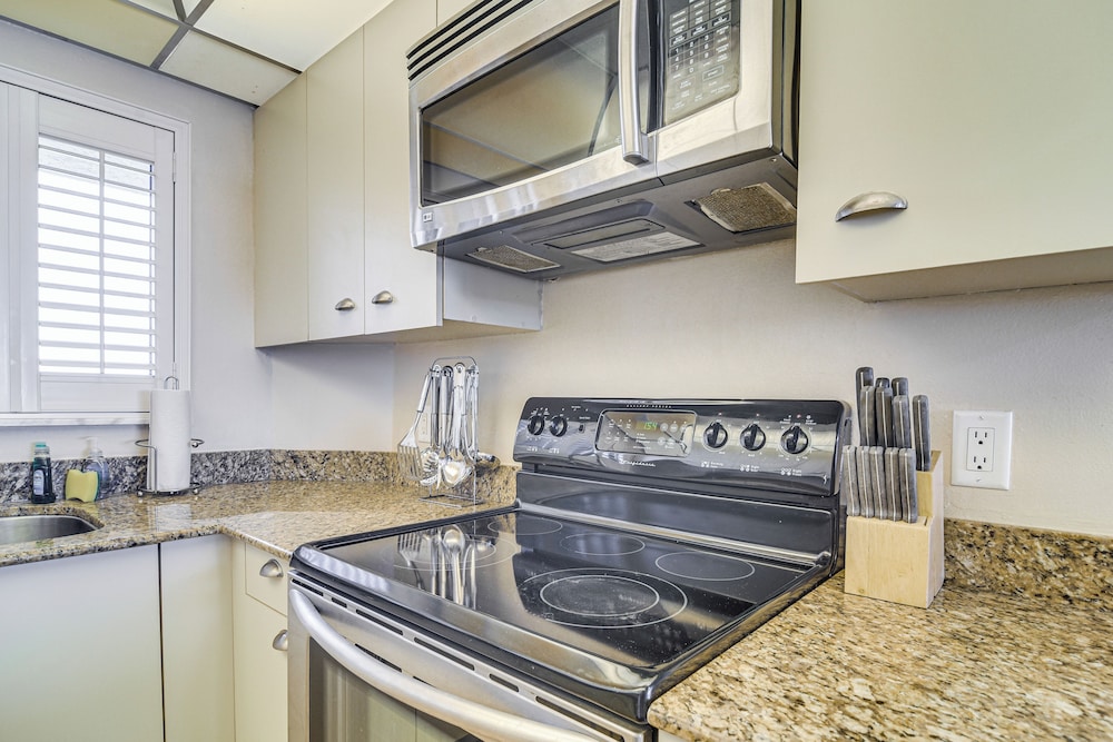 Walk to Beach & Eats: Condo w/ Pool in Clearwater!