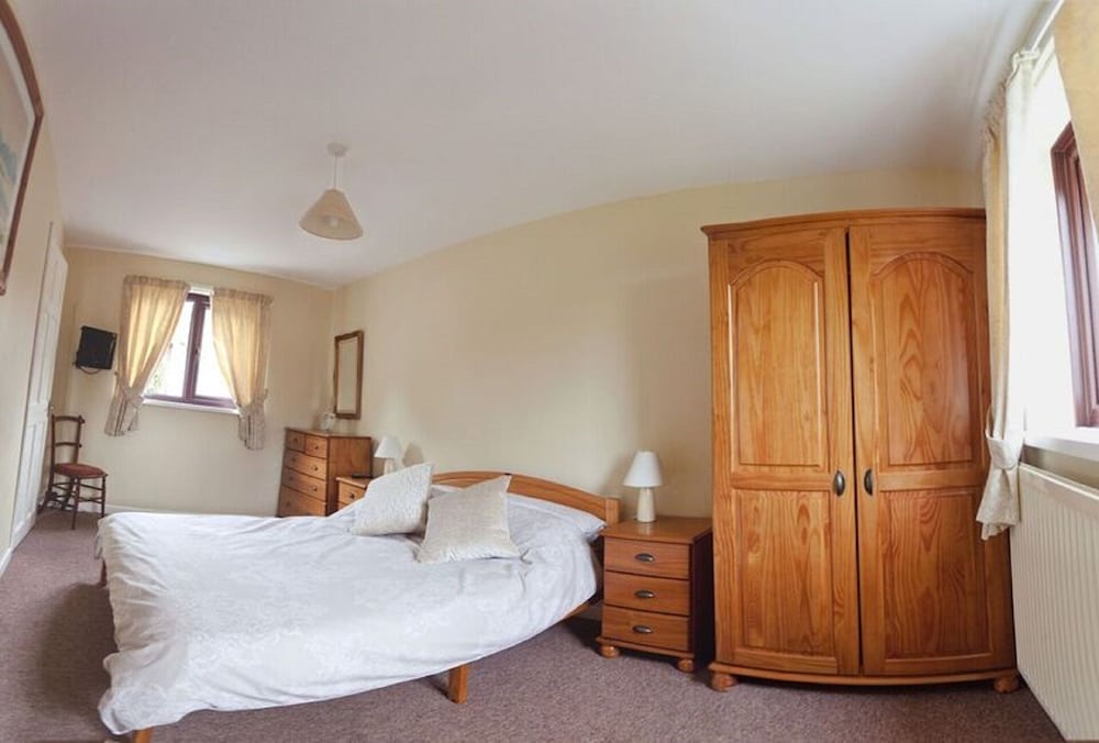 3 Bed Cottage With Hot Tub & Near New Quay, Wales view 3