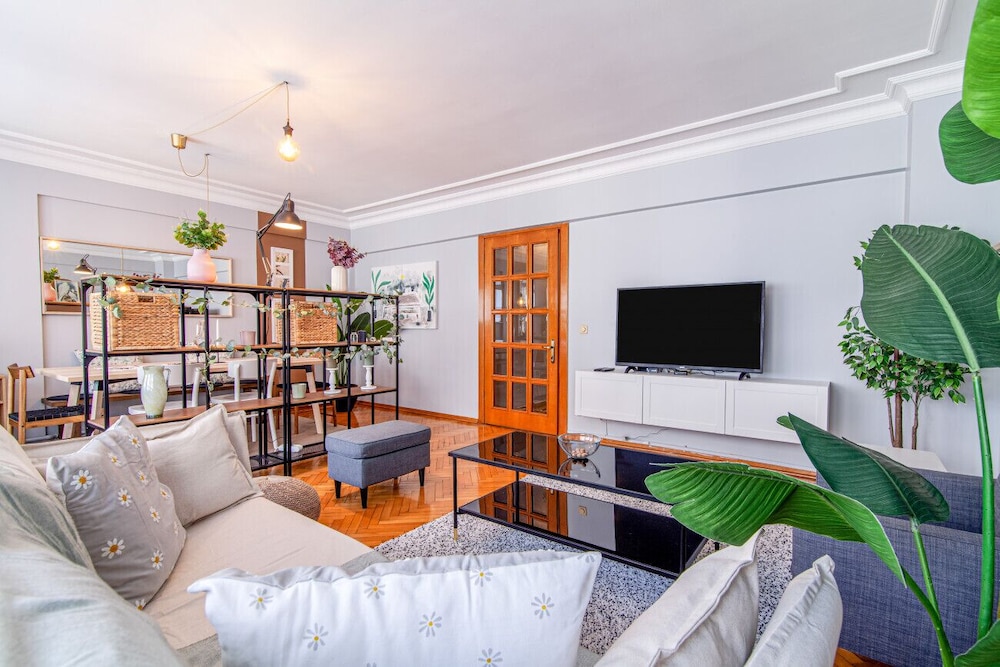 Gorgeous Flat With Lovely Balcony in Nisantasi