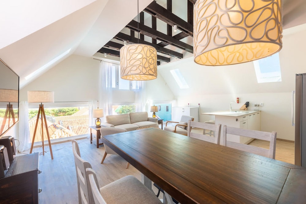 Historic Heartbeat 2BR Townhouse in Central Bliss