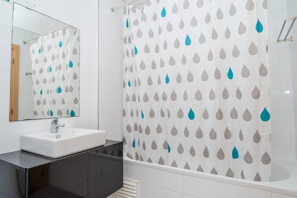 05 in Portim o With 1 Bedrooms and 1 Bathrooms