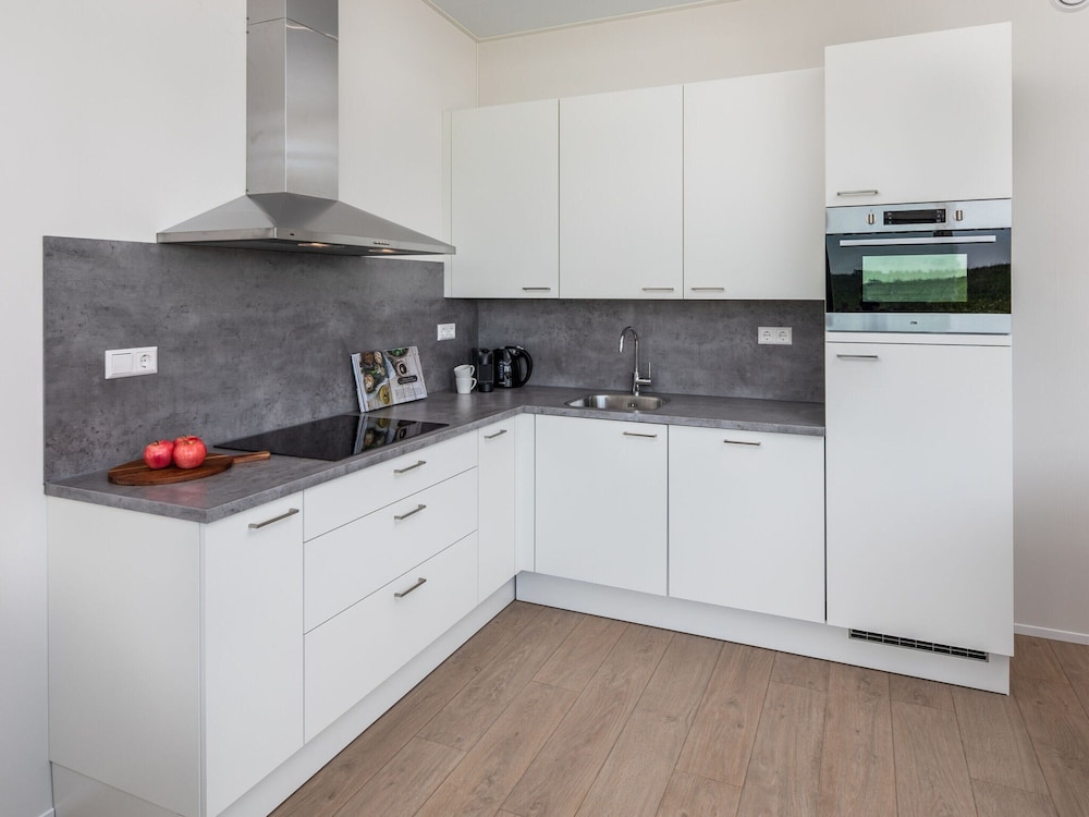 Detached Luxury Lodge near Sea view 4