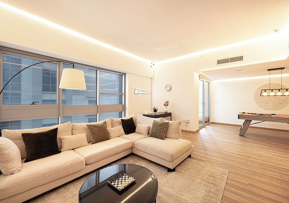 Next'House - Business Boulevard Hostel