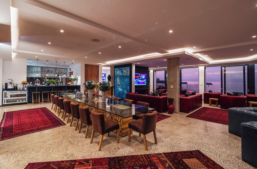 Boutique Ocean Views incorporating Wend