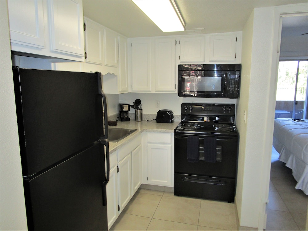 135 Fully Furnished, amenities galore! by RedAwning view 3