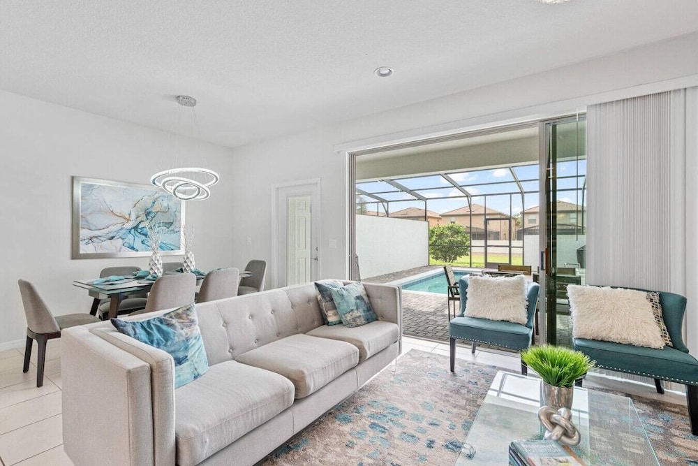 Spacious 5BR Villa w Private Pool Near Disney