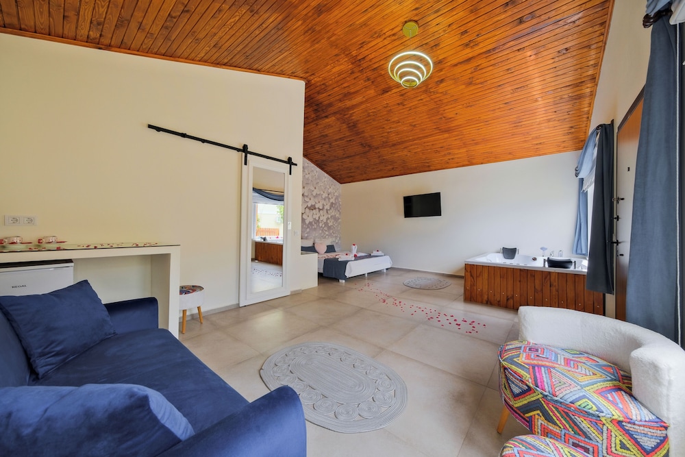 Larimar Suite Otel - Image 71