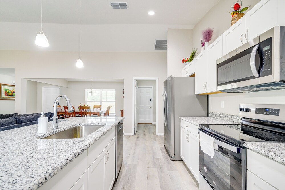 Hike, Paddle & Explore: Home w/ Lanai in Ocala