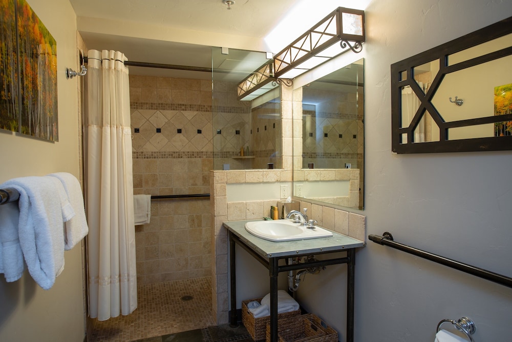 2 Bedroom Condo with Spa - Silver Baron Lodge 2 Condo