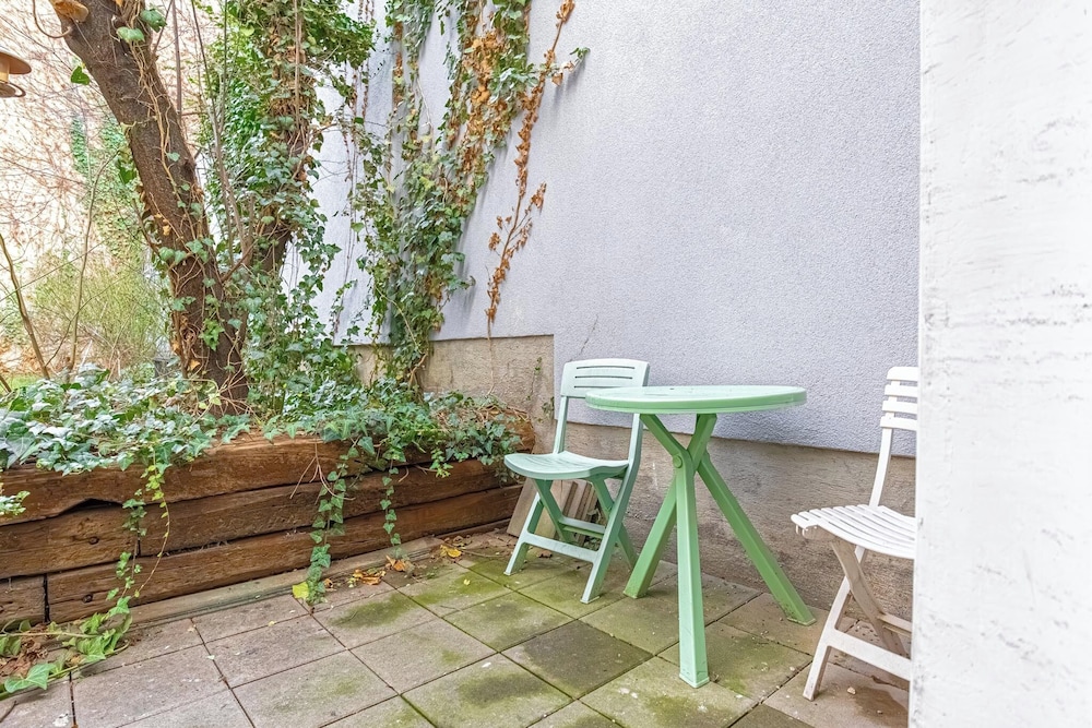 Affordable Stay Near Wiener Stadthalle