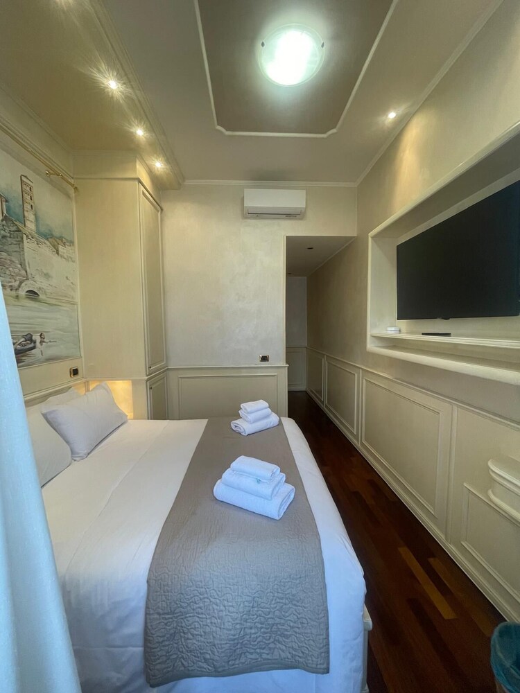 Dama Opera Elegantia Rooms