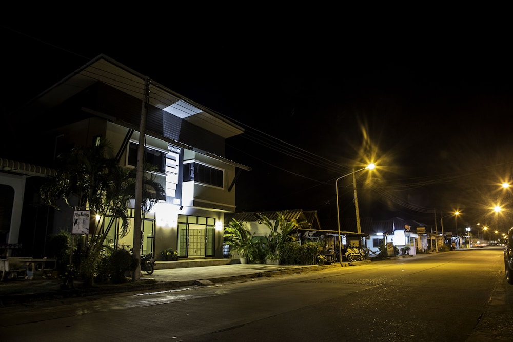 2 Rocks Boutique Hostel
