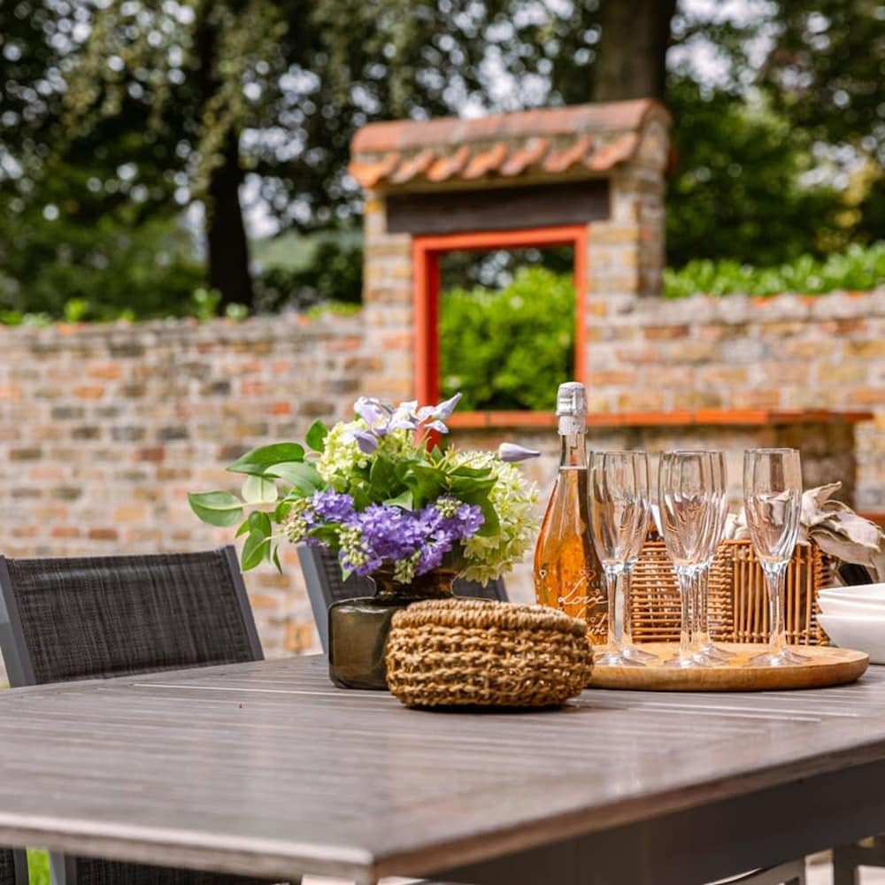 Authentic Villa Amore Located Near Bruges