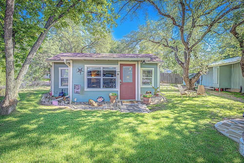 Kingsland Duo 2 Cottages in 1 w/ Lakeview! - Property Image 16