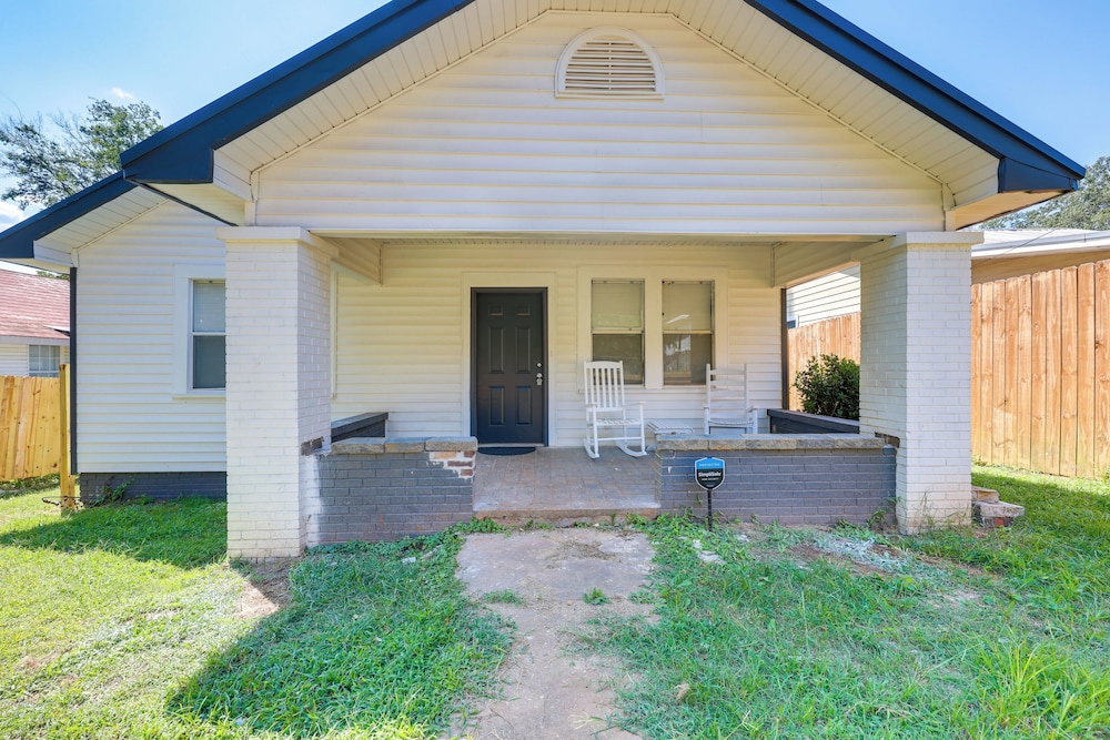 17 Mi to Birmingham: Renovated Home w/ Deck