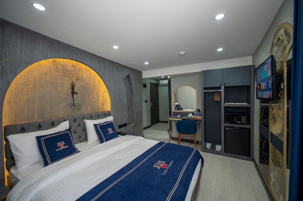 California Otel - Image 28